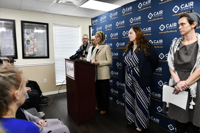 كير يعتزم مقاضاة حاكم فلوريدا بعد تصنيفه منظمة «إرهابية» – النيل 24