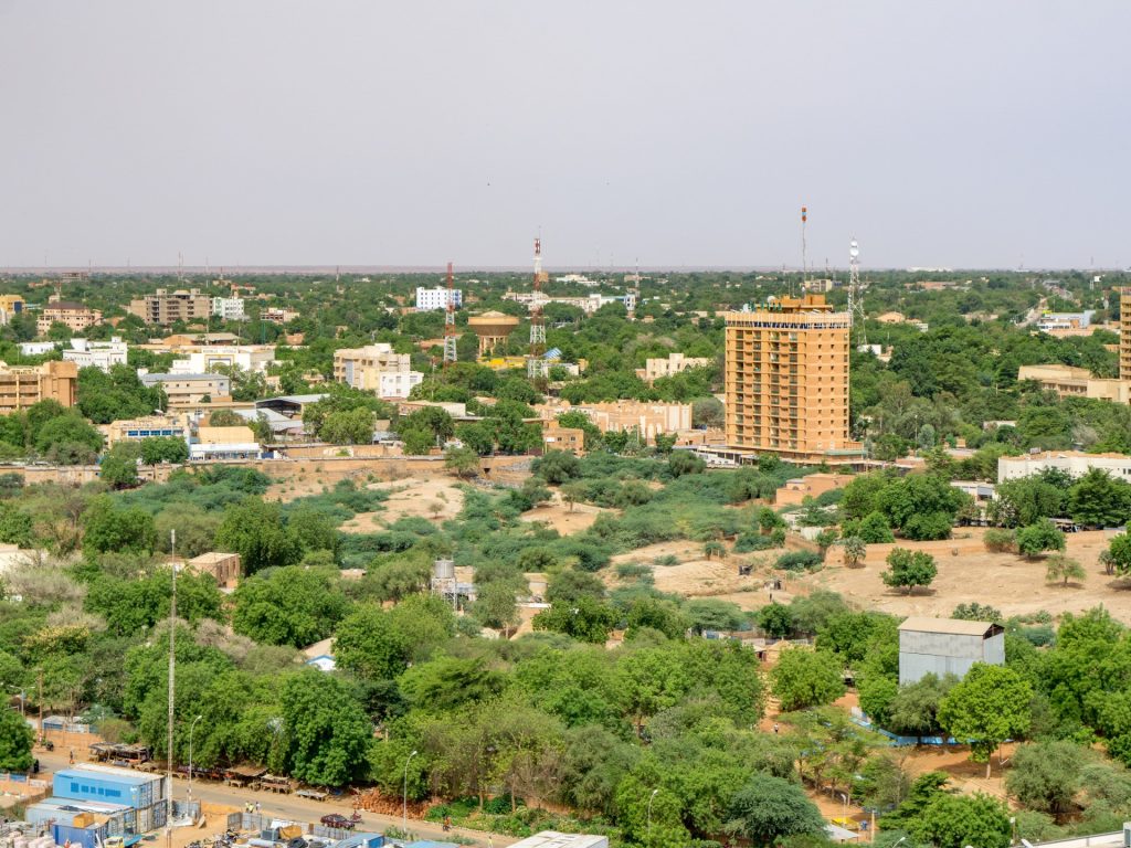 نيامي ترد على واشنطن بوقف دائم لمنح التأشيرات للأميركيين