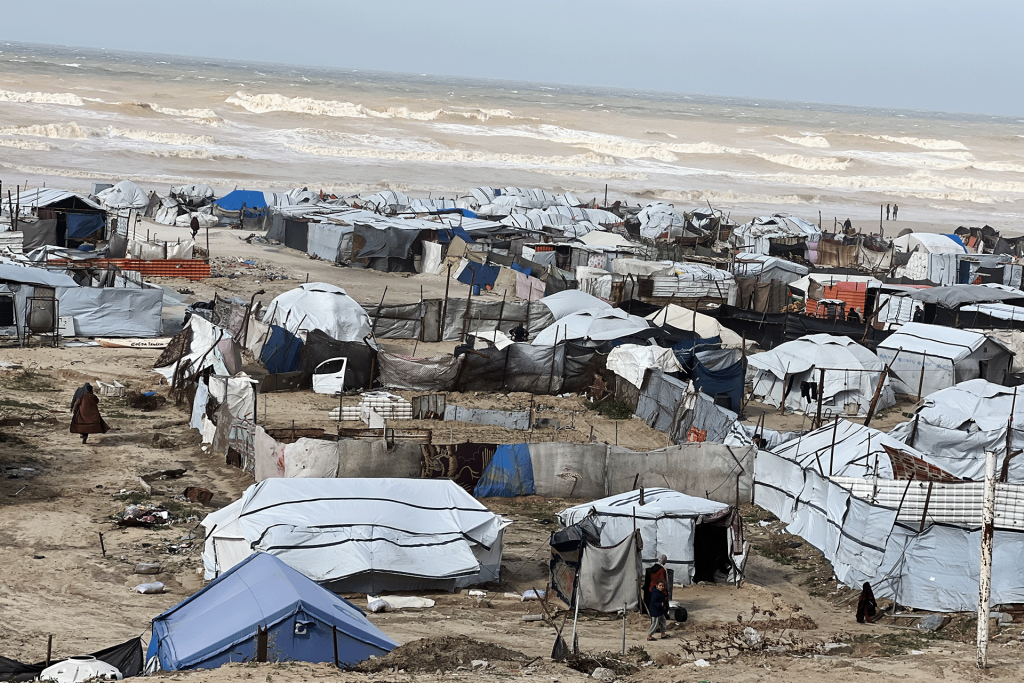 واشنطن تقترب من تعيين لجنة فلسطينية لإدارة غزة وشعث مرشح لرئاستها