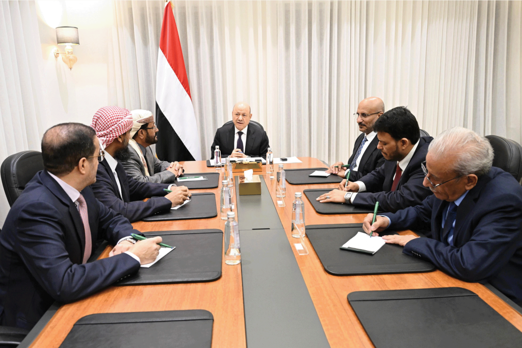 الرئاسي اليمني يتعهد بحل منصف للقضية الجنوبية وتسريع عودة الحكومة للبلاد