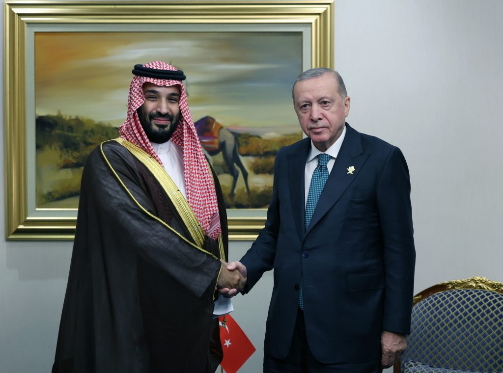 أردوغان في اتصال مع بن سلمان: تركيا تتابع تطورات الصومال واليمن وحماية وحدة أراضيهما بالغة الأهمية