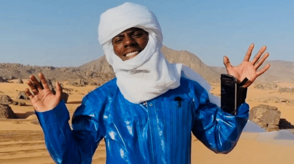 اليوتيوبر العالمي سبيد مذهول في الجزائر.. يتذوق “الكسكس” ويطلق النار ويرقص مع الأهالي (فيديوهات)