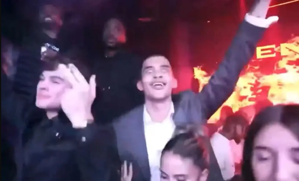 بنشيد نازي وتحية هتلر.. مشاهير ترقص على أنغام أغنية محظورة في ميامي (فيديو)