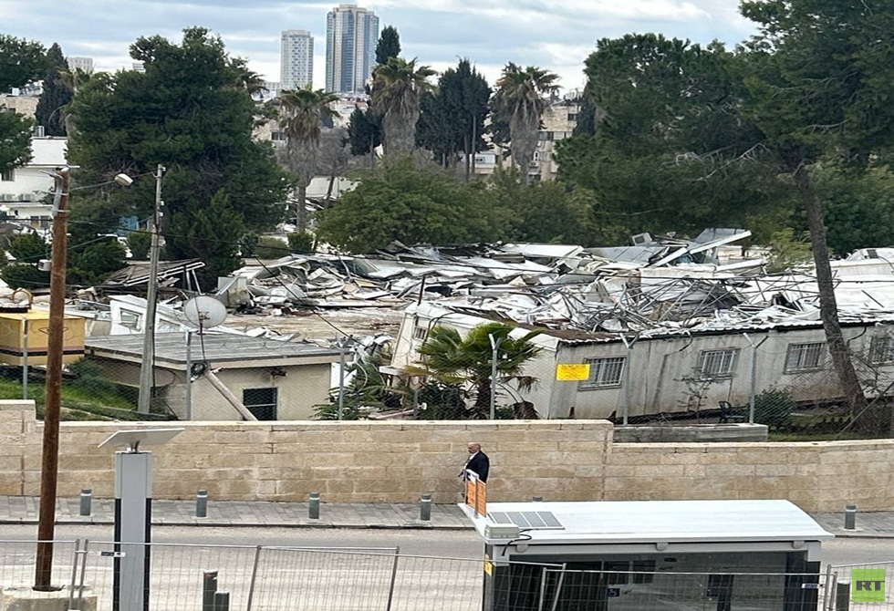 إسرائيل تقتحم مقر “الأونروا” في القدس وتهدم منشآته بإشراف بن غفير (فيديوهات)