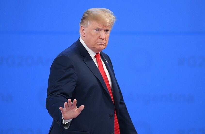 ترامب يتعرض لإصابة في “مجلس السلام” (صور)