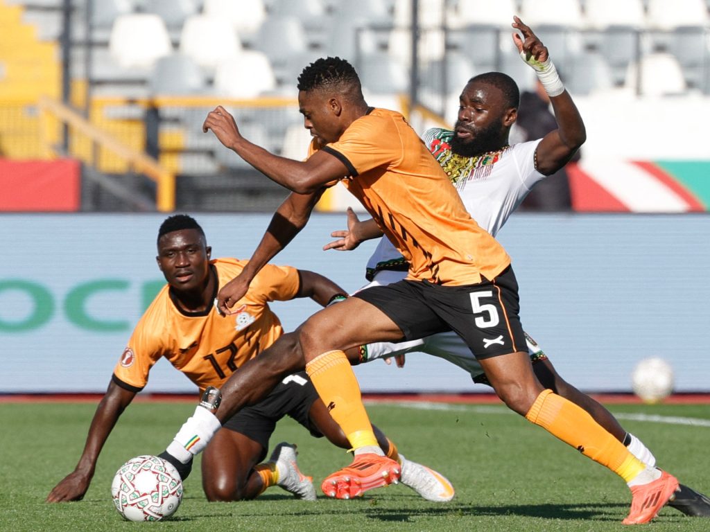 ما قصة “الأحذية النباتية” التي يرتديها عشرات اللاعبين في كأس أمم أفريقيا 2025؟