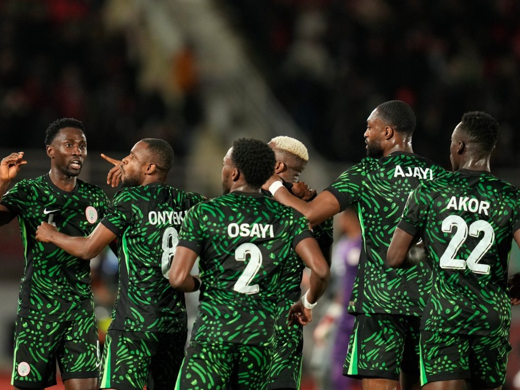 لاعبو نيجيريا يرفضون التدريب قبل مواجهة الجزائر في ربع نهائي كأس أفريقيا.. ما القصة؟