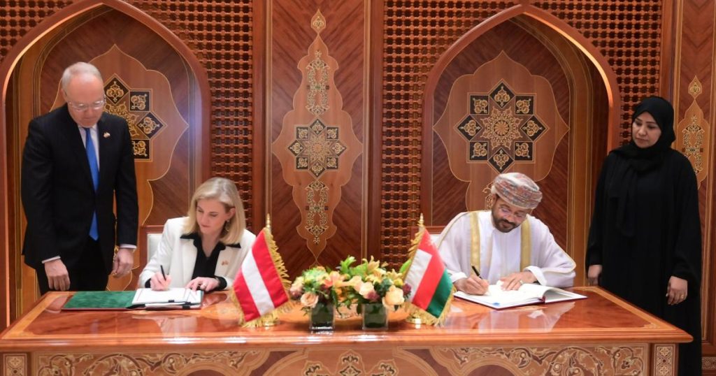 عُمان والنمسا توقعان اتفاقية لتجنب الازدواج الضريبي