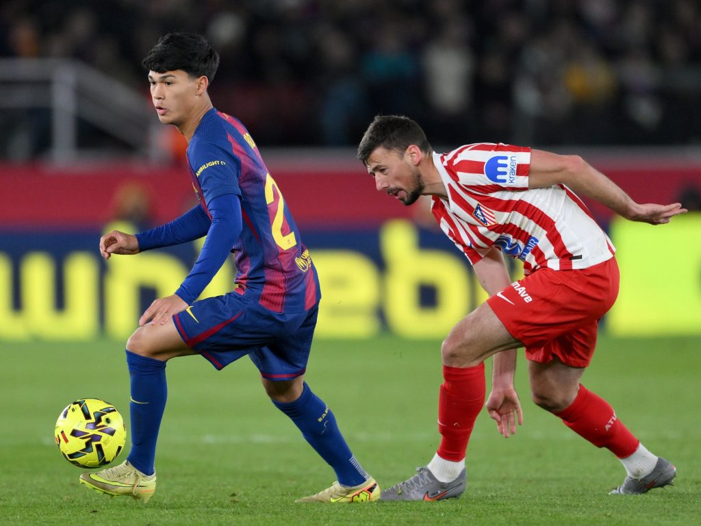 على خطى سيمونز وعطيل.. درو فيرنانديز على أعتاب باريس سان جيرمان