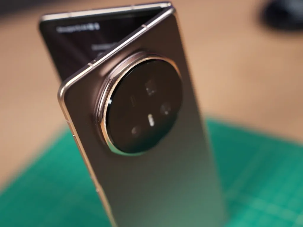 تسريب هونر Magic V6 يكشف عن بطارية هي الأكبر في الفئة القابلة للطي