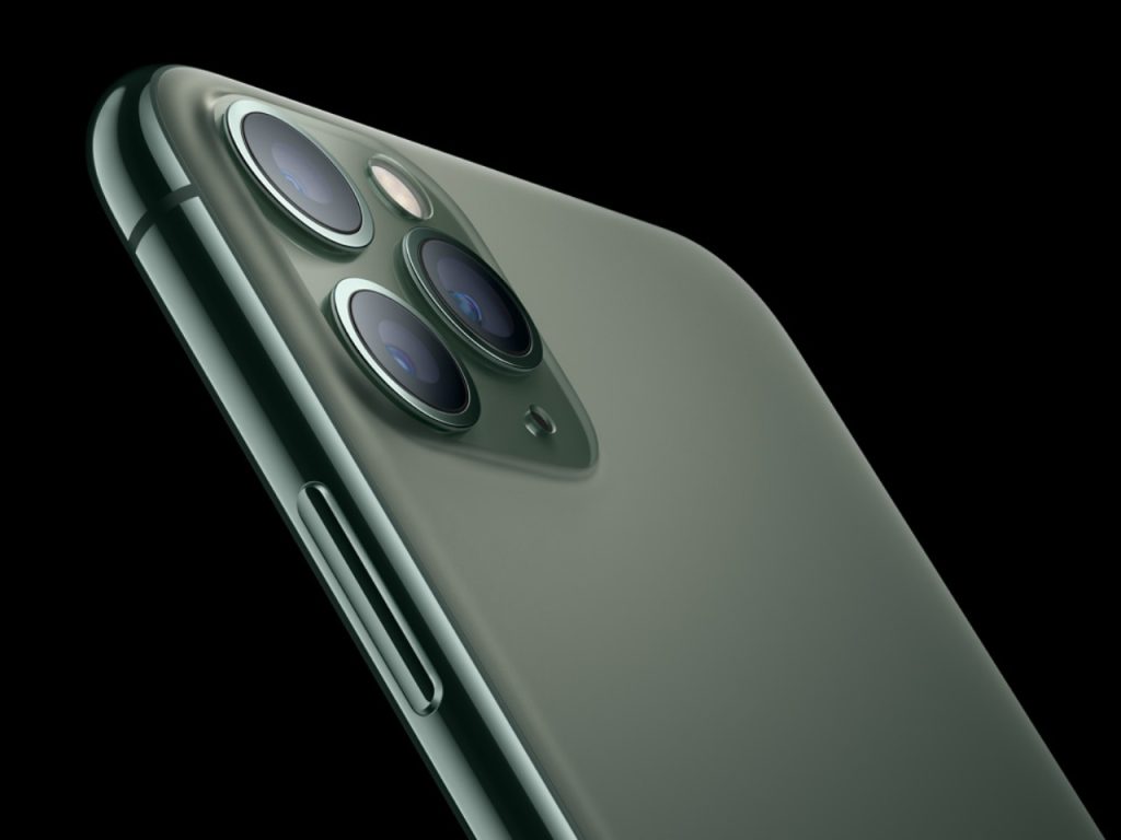 آبل تدرج iPhone 11 Pro وساعة Apple Watch Series 5 ضمن قائمة المنتجات “القديمة”