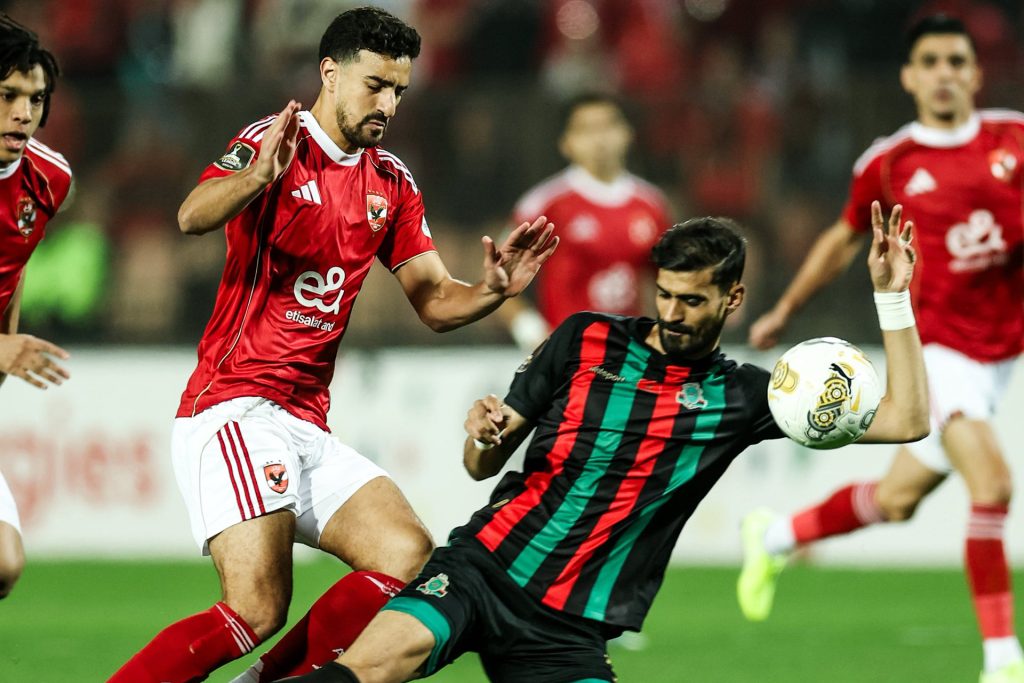 بالفيديو.. الجيش الملكي يتقدم بشكوى للكاف ضد جماهير الأهلي