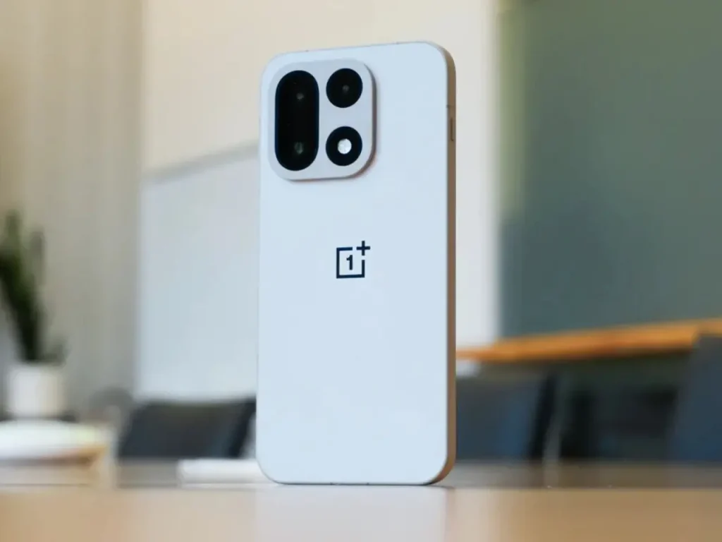 ون بلس تقترب من إصلاح ثغرة الكاميرا في OnePlus 15 مع ترقية مرتقبة في OnePlus 16