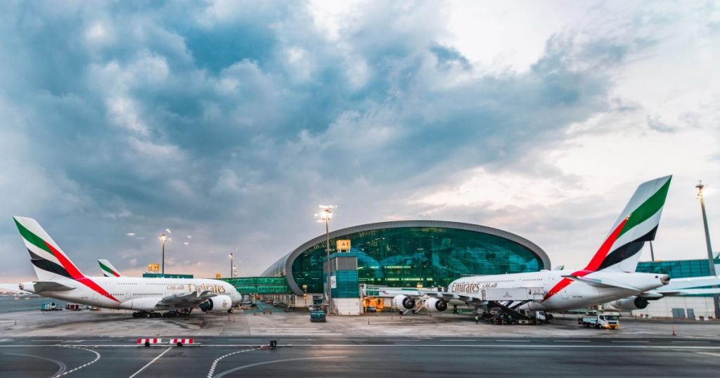 الإمارات تحقق أرقاماً قياسية في قطاع الطيران خلال 2025