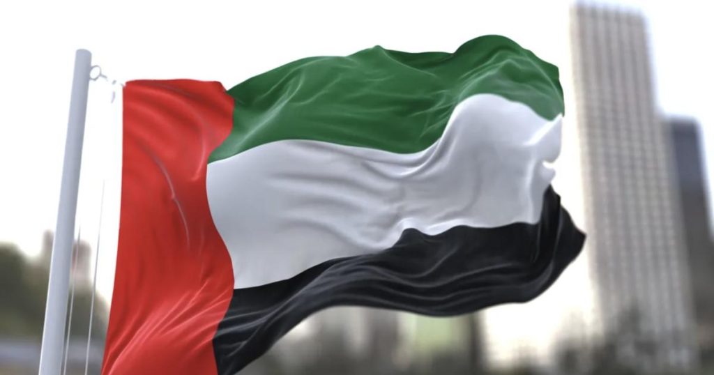 الإمارات تسمح بعودة المقيمين المنتهية إقاماتهم بسبب الإغلاق الجوي