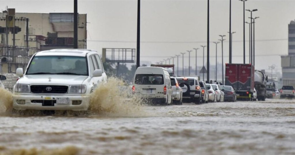 تعليق جزئي للدراسة في السعودية بسبب الأمطار الغزيرة