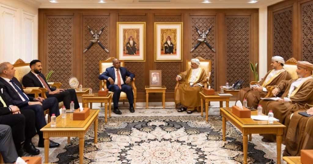 وفد ليبي يبحث في عُمان تعزيز التعاون الاقتصادي والاستثماري