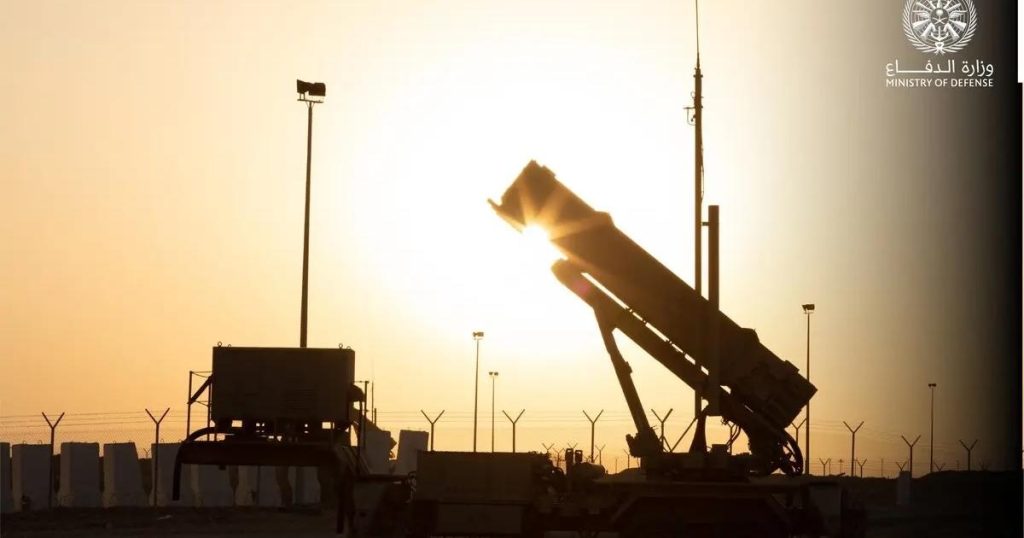 السعودية تعلن اعتراض صاروخ باليستي وتدمير 28 مسيّرة